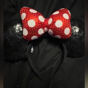 Minnie mouse ears